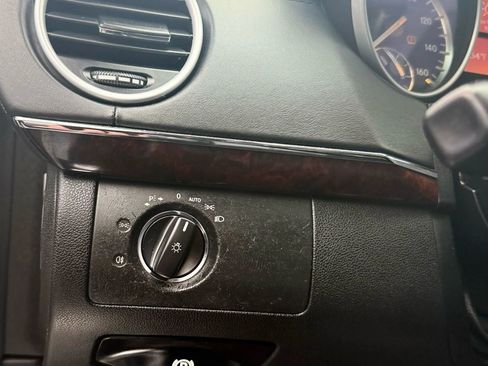 Used 2010 Mercedes-Benz GL 550 4MATIC image 21