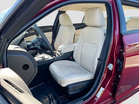 Certified 2023 Chrysler 300 Touring L w/ Comfort Group image 20