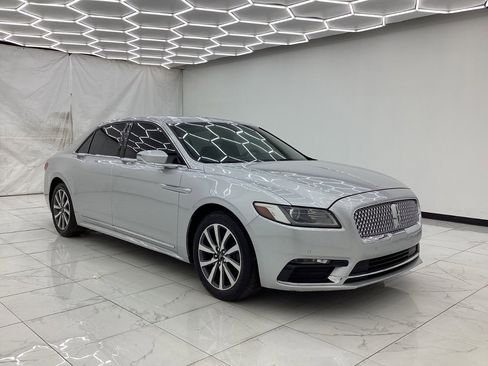 Used 2017 Lincoln Continental Premiere image 7