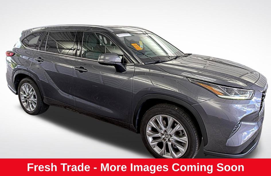 Used 2021 Toyota Highlander Limited FWD image 1
