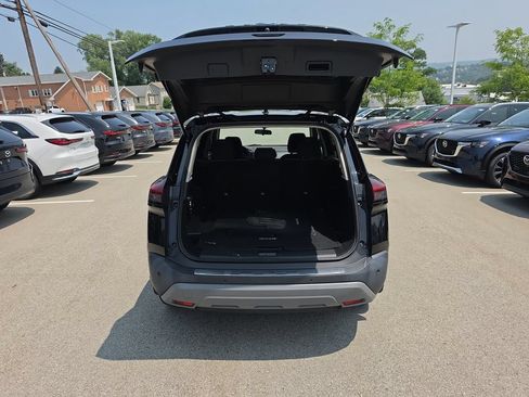 Used 2021 Nissan Rogue SV AWD/4WD image 13