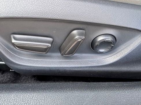 Used 2019 Toyota Avalon Touring w/ Advanced Safety Package image 18