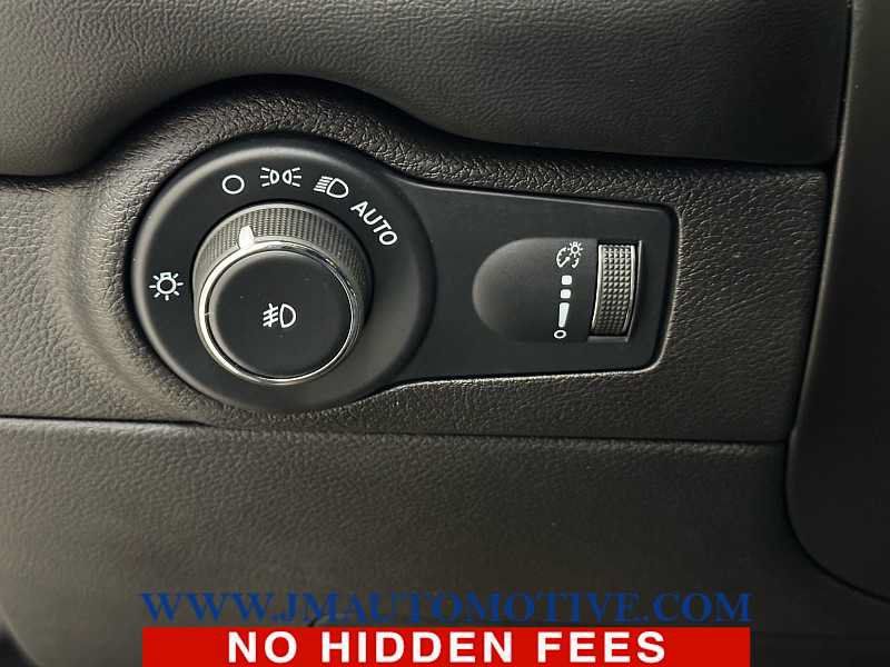 Used 2022 Dodge Durango SXT w/ Blacktop Package AWD/4WD image 39