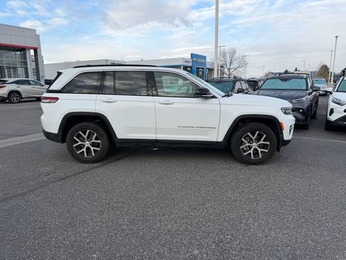 Used 2024 Jeep Grand Cherokee Limited w/ Trailer Tow Package image 2