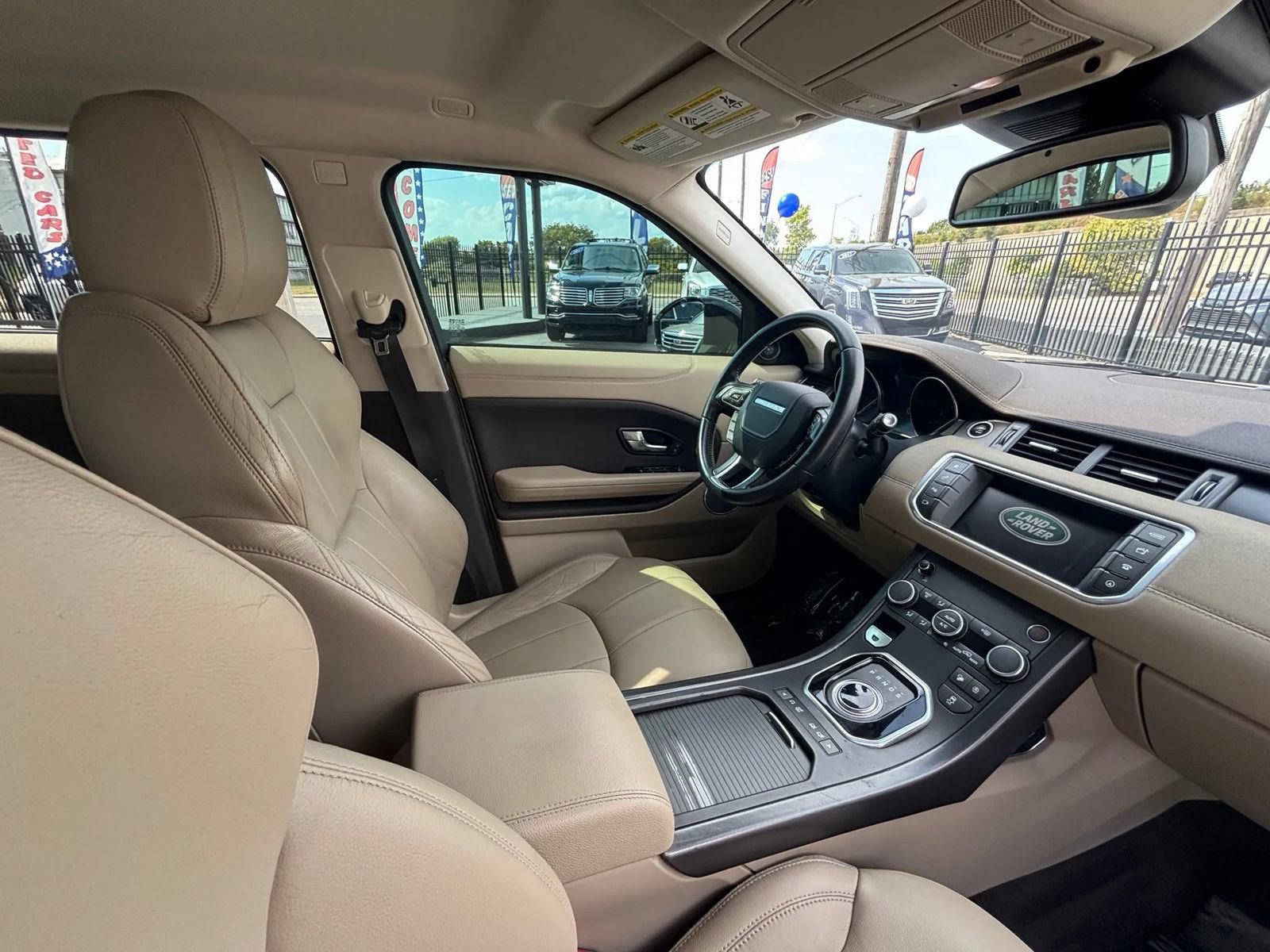 Used 2019 Land Rover Range Rover Evoque SE Premium AWD/4WD image 33