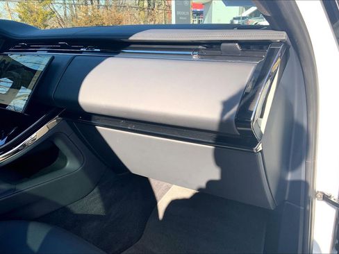 Used 2024 Land Rover Range Rover Sport SE image 18