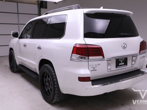 Used 2013 Lexus LX 570 4WD w/ Preferred Accessory Pkg image 3
