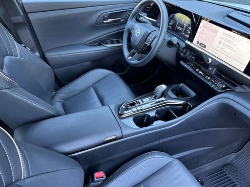 Used 2025 Toyota Crown Signia AWD/4WD image 16