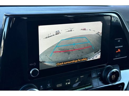 Used 2023 Toyota Highlander LE image 22