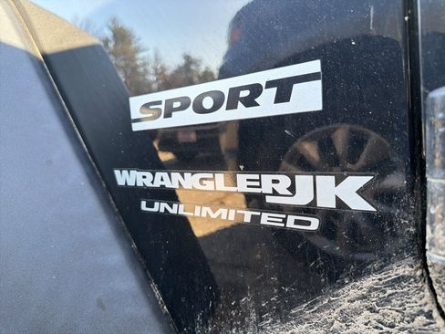 Used 2018 Jeep Wrangler Unlimited Sport S image 8