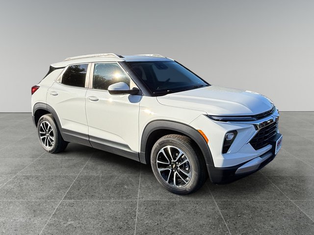 Certified 2024 Chevrolet TrailBlazer LT w/ LT Cold Weather Package FWD image 8