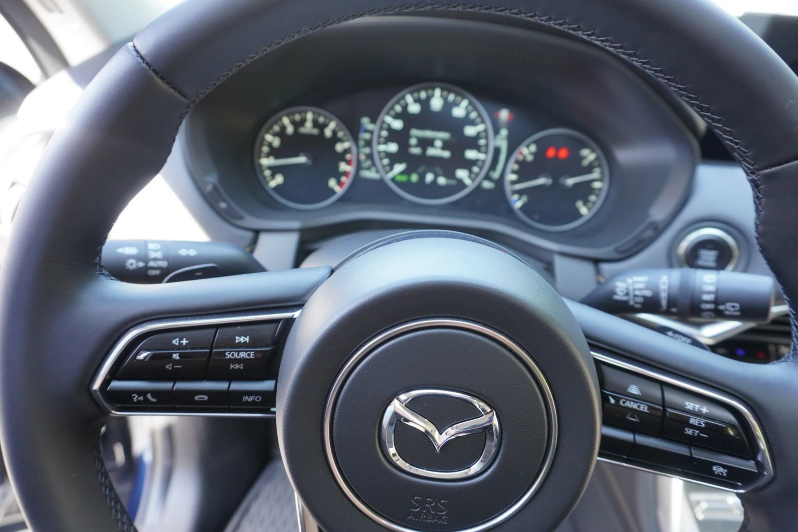 Used 2025 MAZDA CX-90 3.3 Turbo w/ Preferred Package AWD/4WD image 12