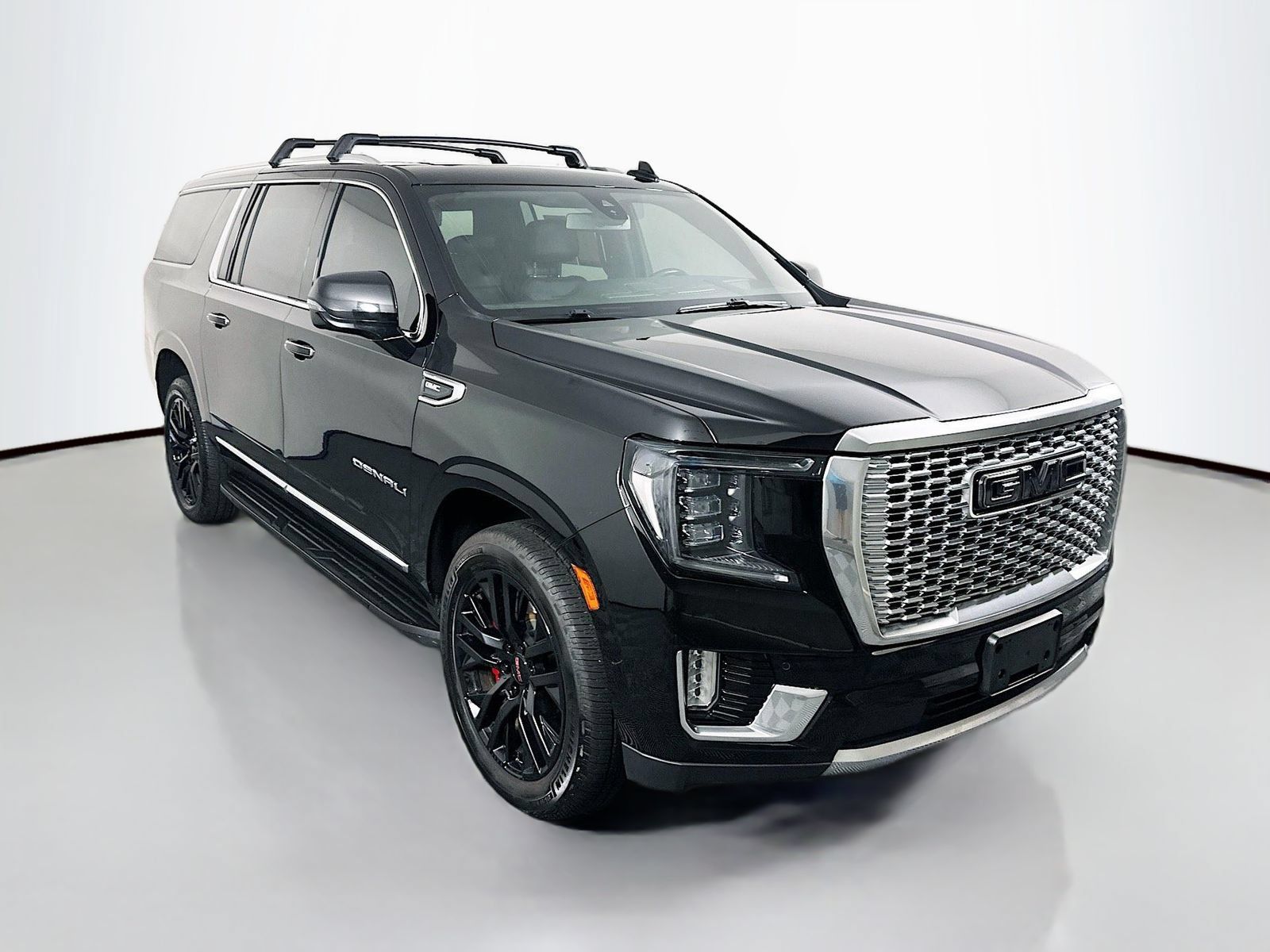 Used 2021 GMC Yukon XL Denali AWD/4WD image 1
