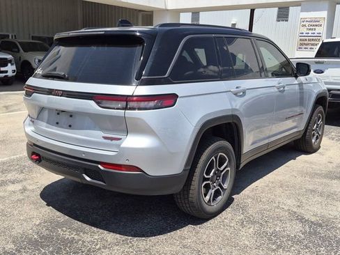 Used 2022 Jeep Grand Cherokee Trailhawk AWD/4WD image 10