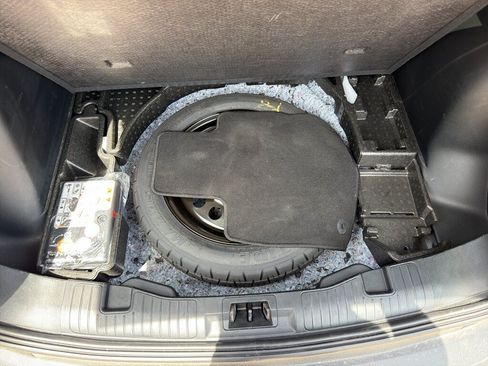 Used 2025 Ford Escape ST-Line FWD image 13