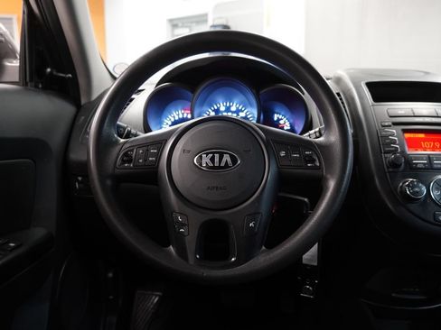 Used 2013 Kia Soul FWD image 17