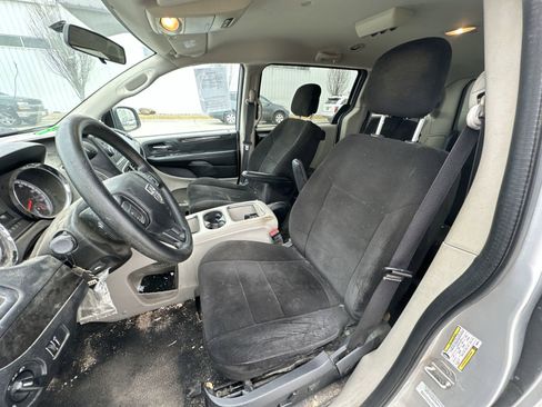 Used 2012 Dodge Grand Caravan SXT image 16