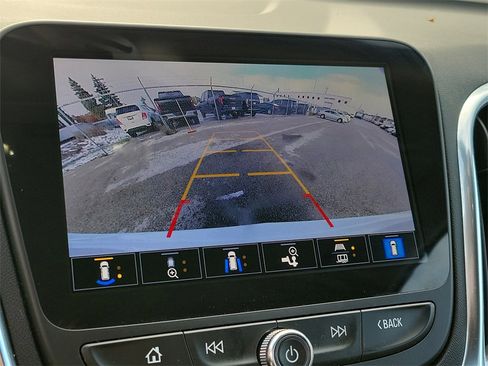 Used 2022 Chevrolet Equinox LT image 28