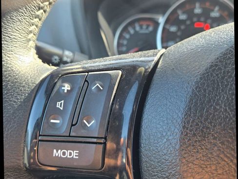 Used 2016 Toyota Yaris SE image 20