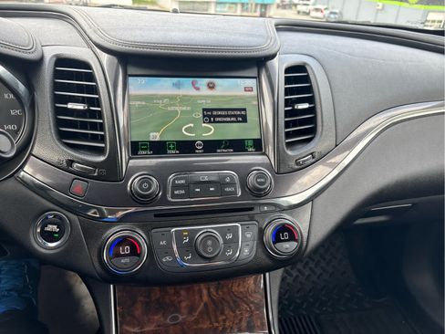 Used 2014 Chevrolet Impala LTZ FWD image 12