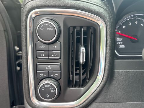 Used 2021 Chevrolet Silverado 1500 LT AWD/4WD image 11