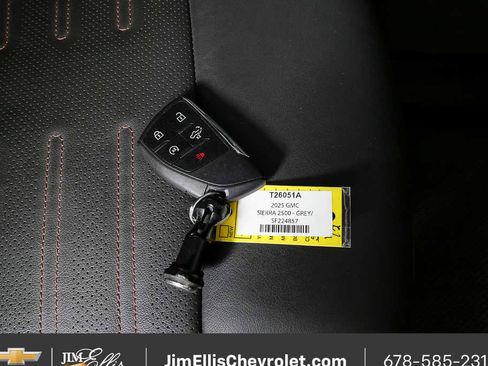 Used 2025 GMC Sierra 2500 AT4X AWD/4WD image 26