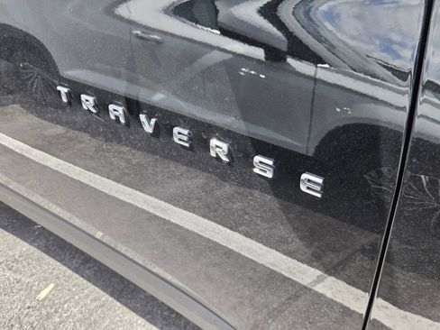 Used 2023 Chevrolet Traverse LT image 10