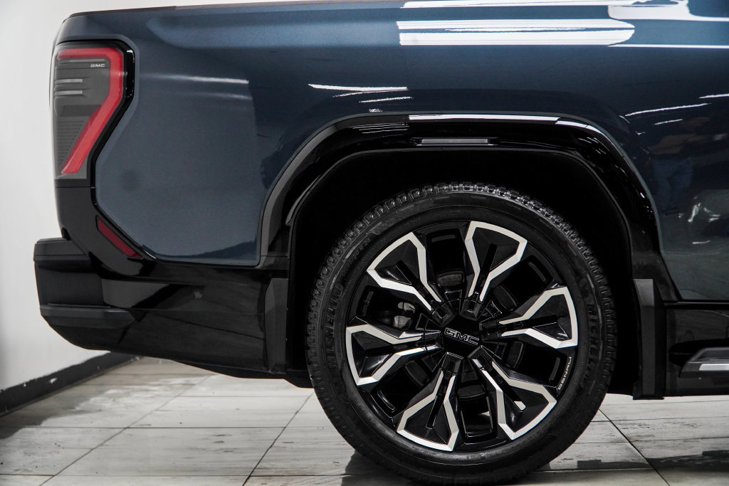 Used 2025 GMC Sierra EV Denali AWD/4WD image 11