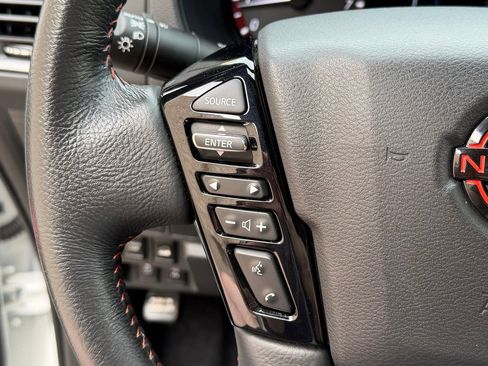 Used 2023 Nissan Frontier PRO-4X w/ Technology Package image 12