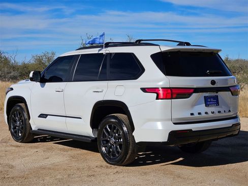 Used 2024 Toyota Sequoia Platinum image 8