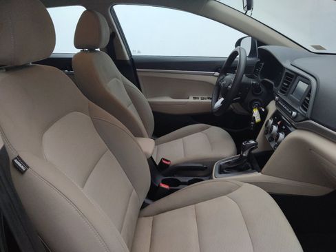 Used 2019 Hyundai Elantra SE FWD image 21