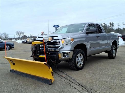 Used 2017 Toyota Tundra SR5 image 28