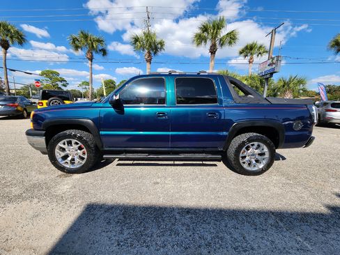 Used 2005 Chevrolet Avalanche Z71 w/ Sun And Sound Package image 2