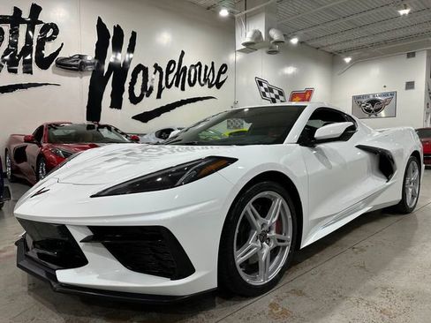Used 2024 Chevrolet Corvette Stingray Preferred Cpe w/ Z51 Performance Package RWD image 5