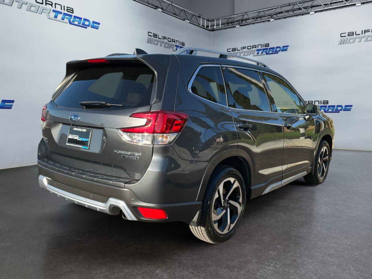 Used 2023 Subaru Forester Touring AWD/4WD image 5