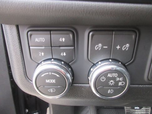 New 2026 GMC Yukon Denali w/ Denali Reserve Package image 16