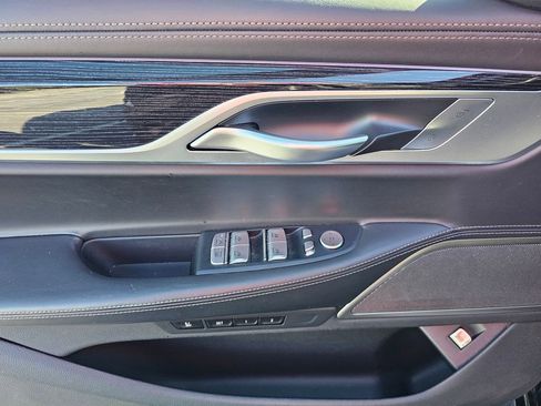 Used 2022 BMW 740i w/ M Sport Package image 17