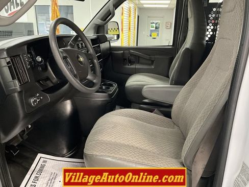 Used 2019 Chevrolet Express 2500 w/ Driver Convenience Package RWD image 12