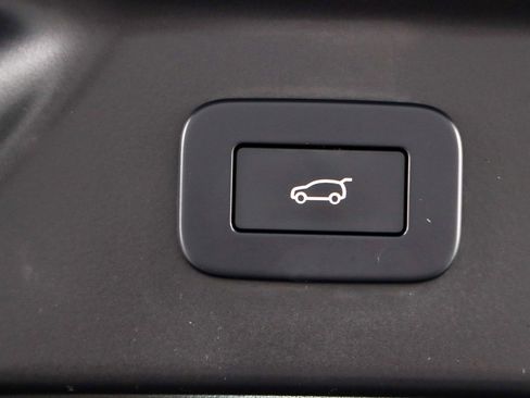 Used 2024 Land Rover Range Rover Velar Dynamic SE image 29