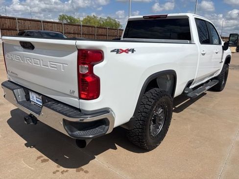Used 2025 Chevrolet Silverado 2500 LT w/ Safety Package AWD/4WD image 3