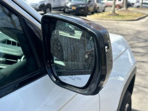 Used 2023 Jeep Grand Cherokee 4WD 4xe image 12