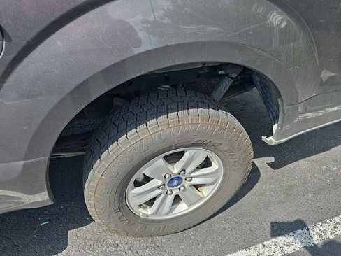 Used 2017 Ford F150 XLT AWD/4WD image 8