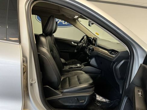 Used 2020 Ford Escape Titanium AWD/4WD image 22