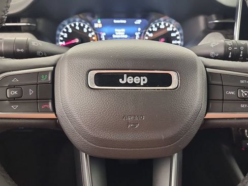 Used 2024 Jeep Compass Latitude AWD/4WD image 12