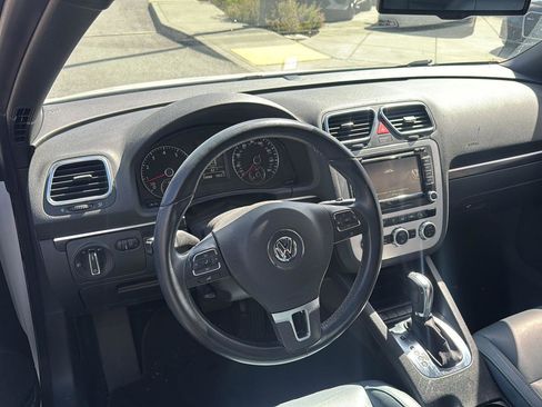 Used 2014 Volkswagen Eos Executive FWD image 9