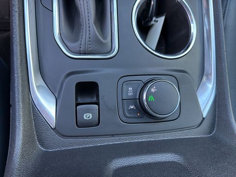 Used 2021 Chevrolet Traverse Premier image 15