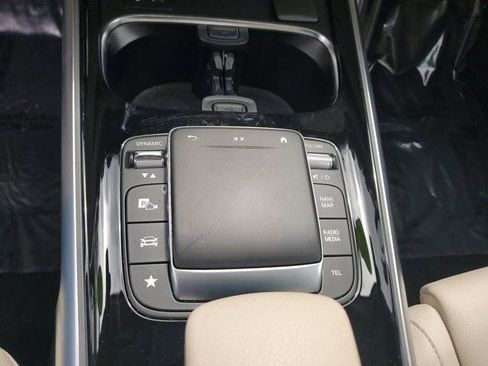 Used 2023 Mercedes-Benz GLB 250 w/ Premium Package image 31