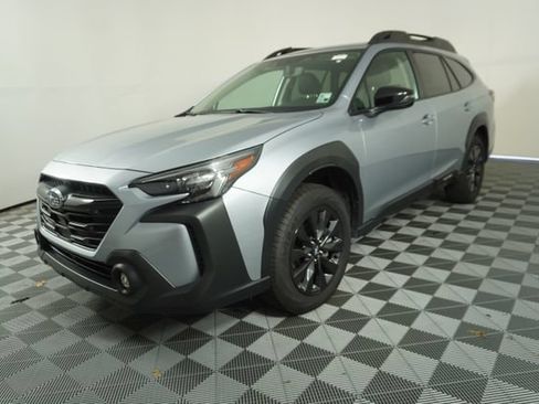 Certified 2025 Subaru Outback Onyx Edition AWD/4WD image 3