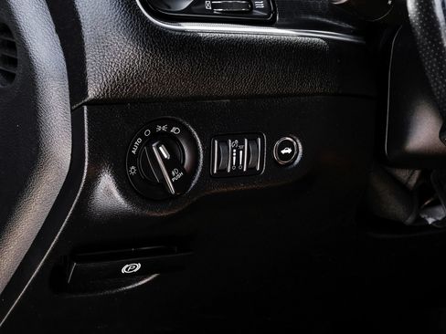Used 2016 Dodge Challenger SRT w/ Technology Group RWD image 33