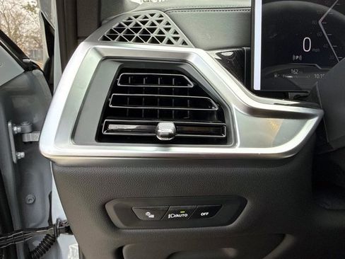 New 2026 BMW X5 xDrive40i w/ Executive Package image 36